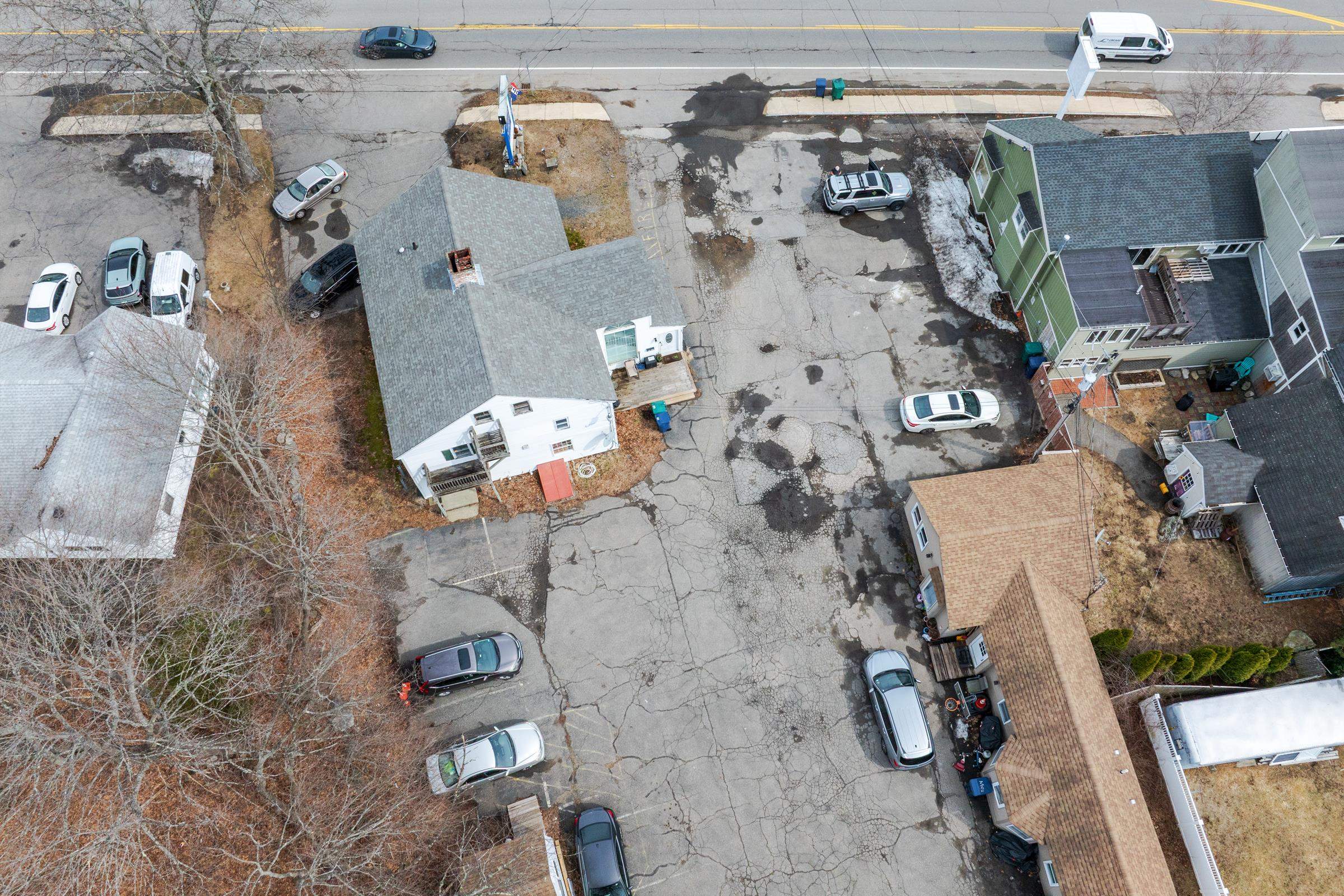 852 Lafayette Road