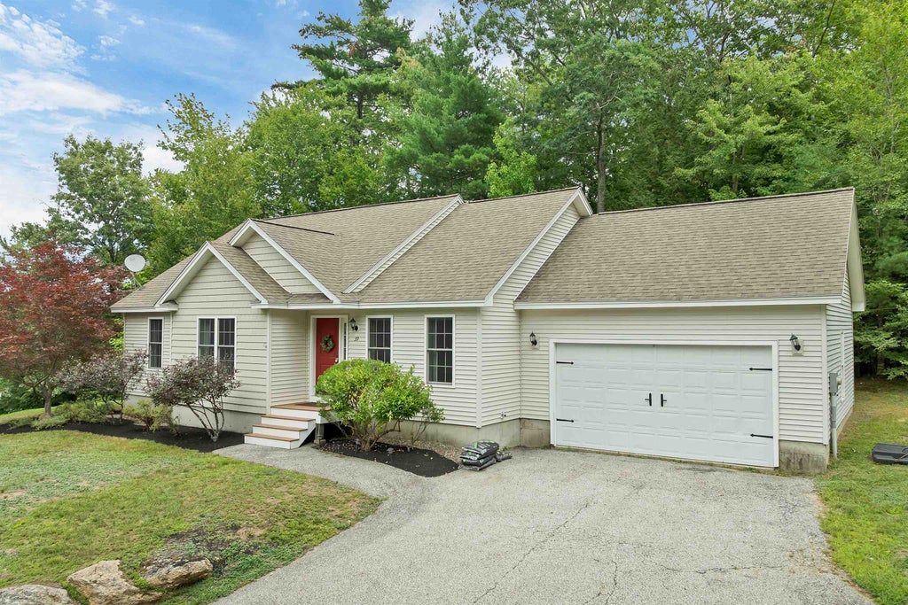 Photo of 39 Sterling Drive, Laconia, NH 03246 (MLS # 5107470)
