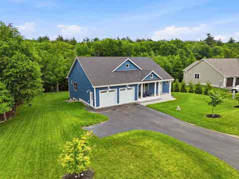 Photo of 11 Hetnars Way, Epping, NH 03042 (MLS # 5102148)