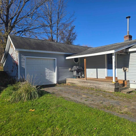 Photo of 473 Elm Street, Chester, VT 05143 (MLS # 5114929)
