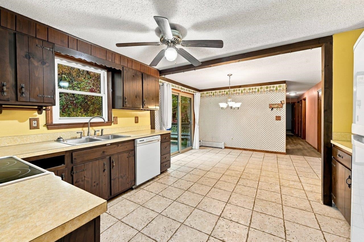 10 Lancaster Drive