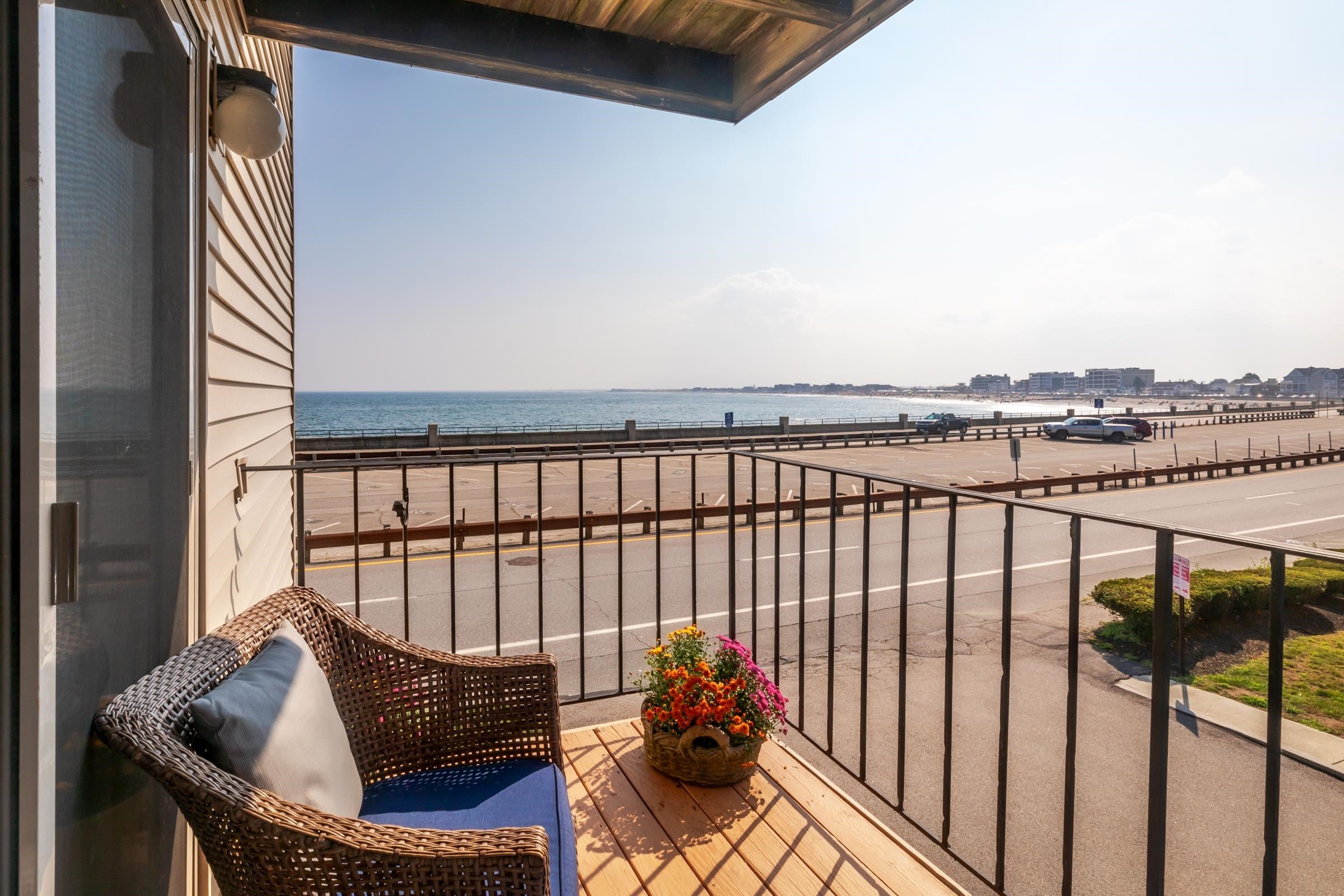 463 Ocean Boulevard B7