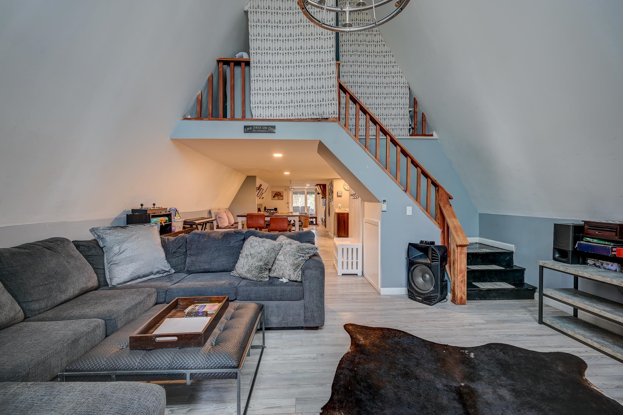20 Lake Pines Circle