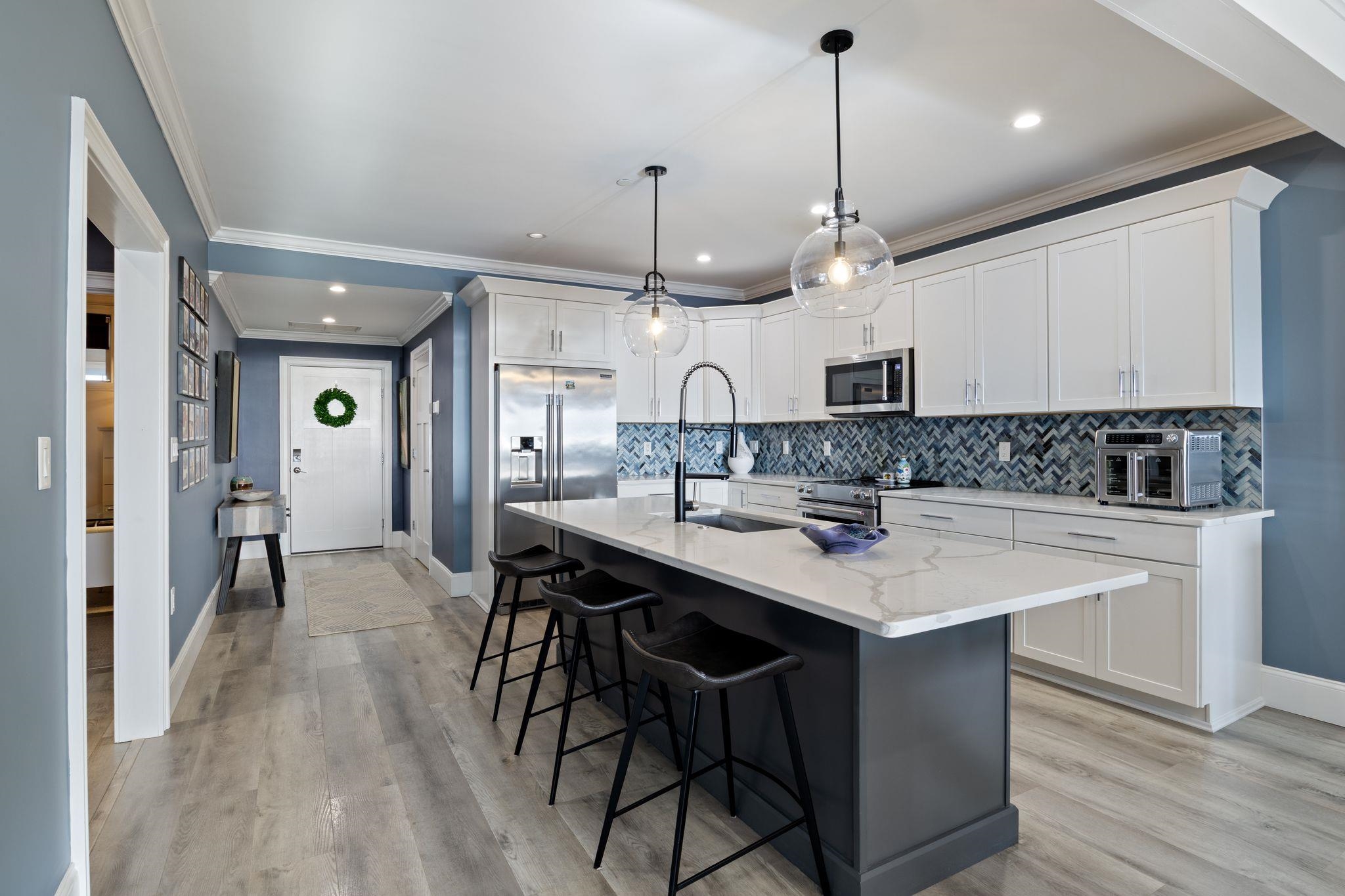 535 Ocean Boulevard 403