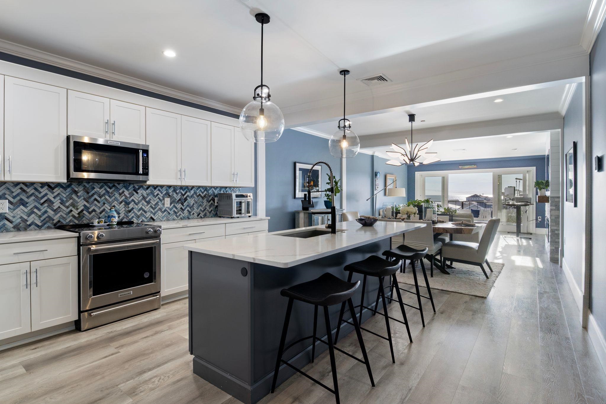 535 Ocean Boulevard 403