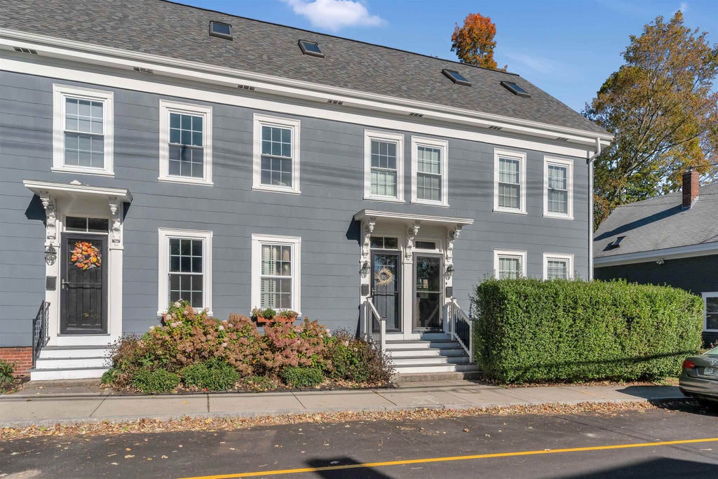 Photo of 35 Woodbury Avenue, Portsmouth, NH 03801 (MLS # 5111876)