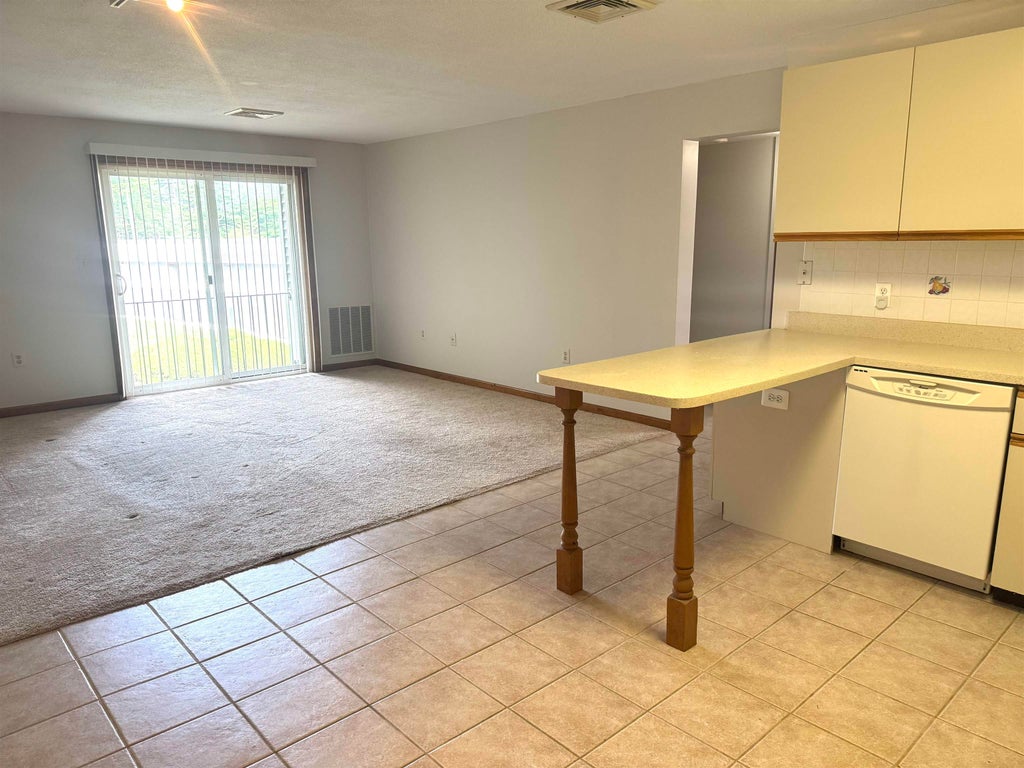 Photo of 2 Roedean Drive #A201, Nashua, NH 03063 (MLS # 5107053)