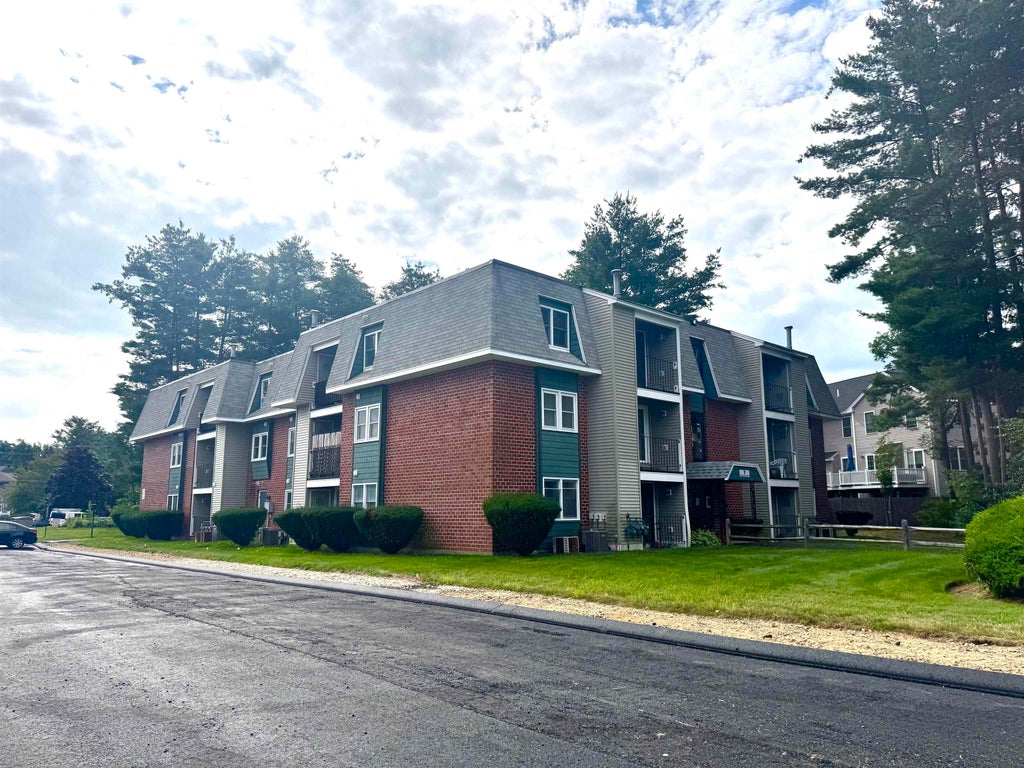 Photo of 2 Roedean Drive #A201, Nashua, NH 03063 (MLS # 5107053)