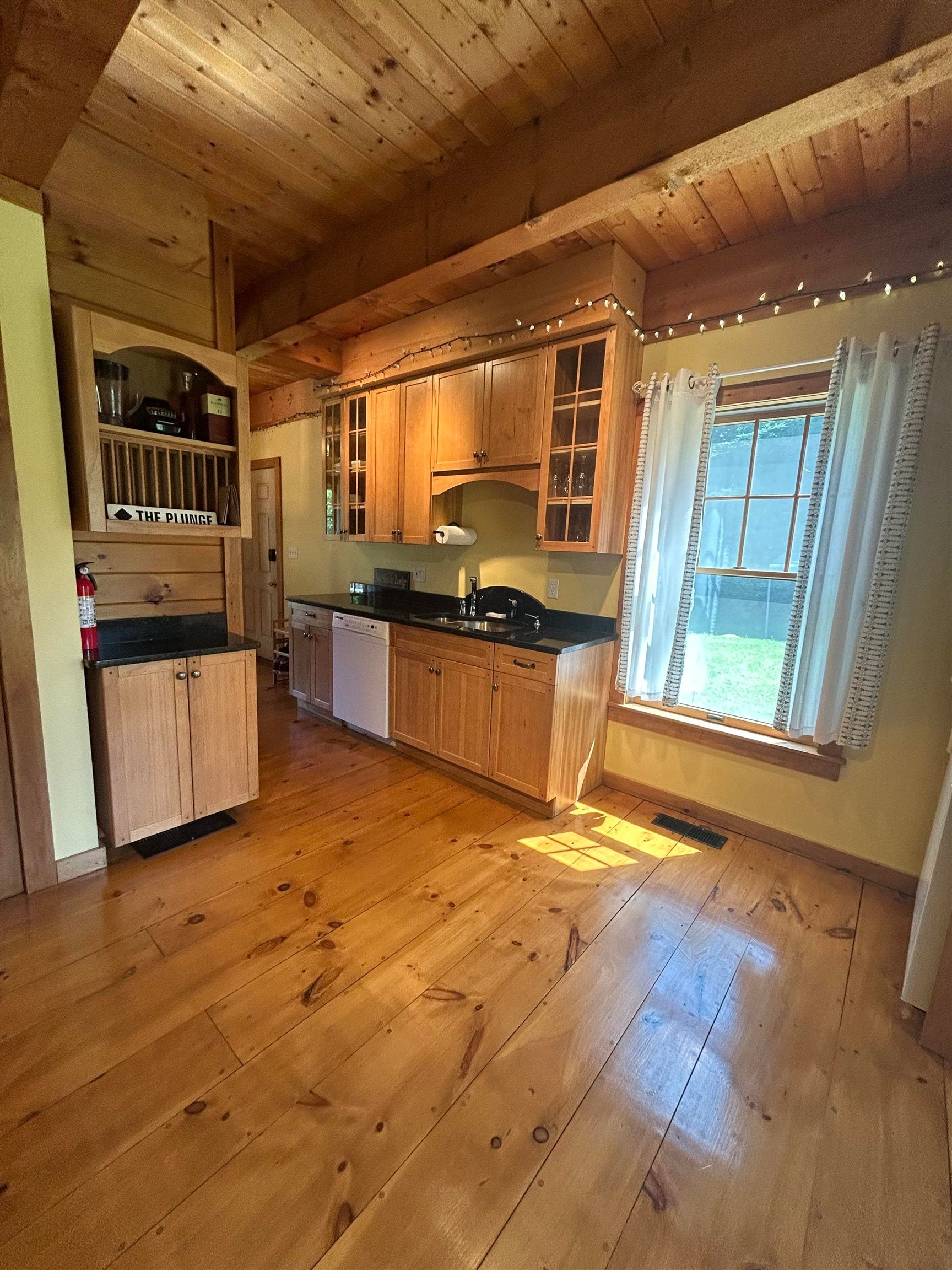 1595 Healdville Road