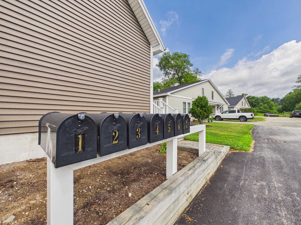 Photo of 4 Cherry Tree Lane, Swanzey, NH 03446 (MLS # 5108961)