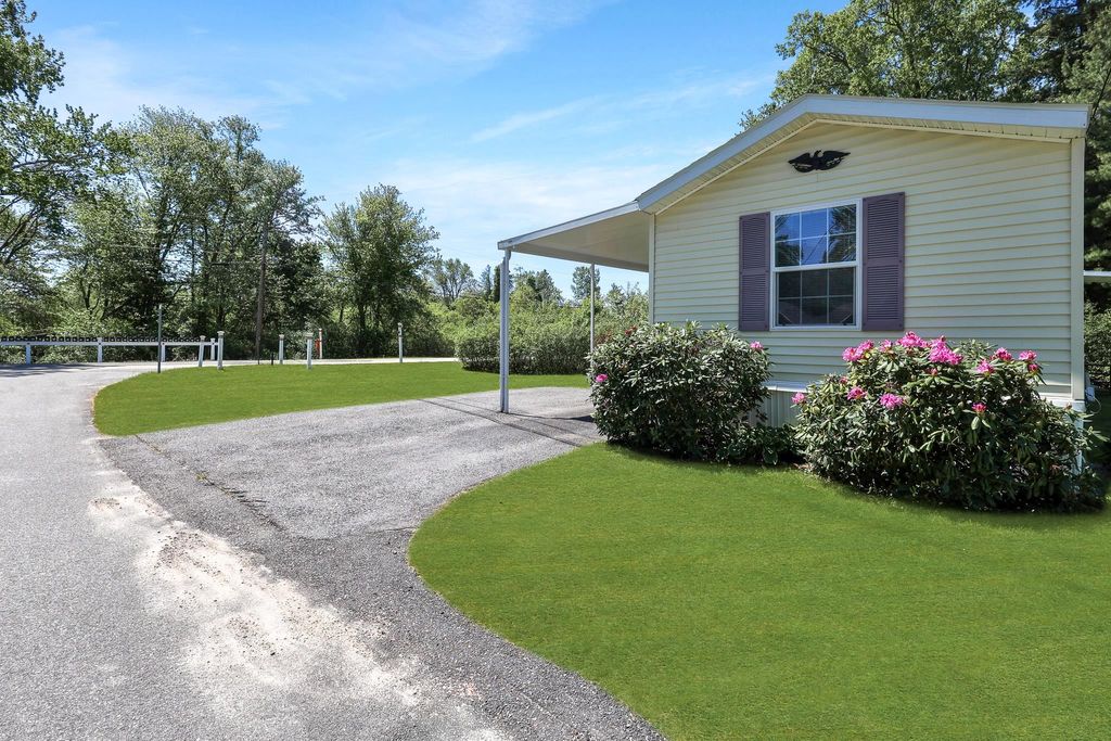 Photo of 77 Hagop Road, Salem, NH 03079 (MLS # 5091181)