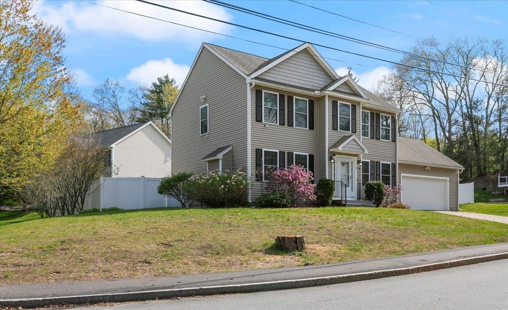 Photo of 2 Birch Hill Drive, Nashua, NH 03063 (MLS # 5087687)