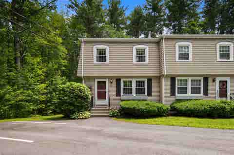 Photo of 8 Pine Grove Road, Exeter, NH 03833 (MLS # 5099717)