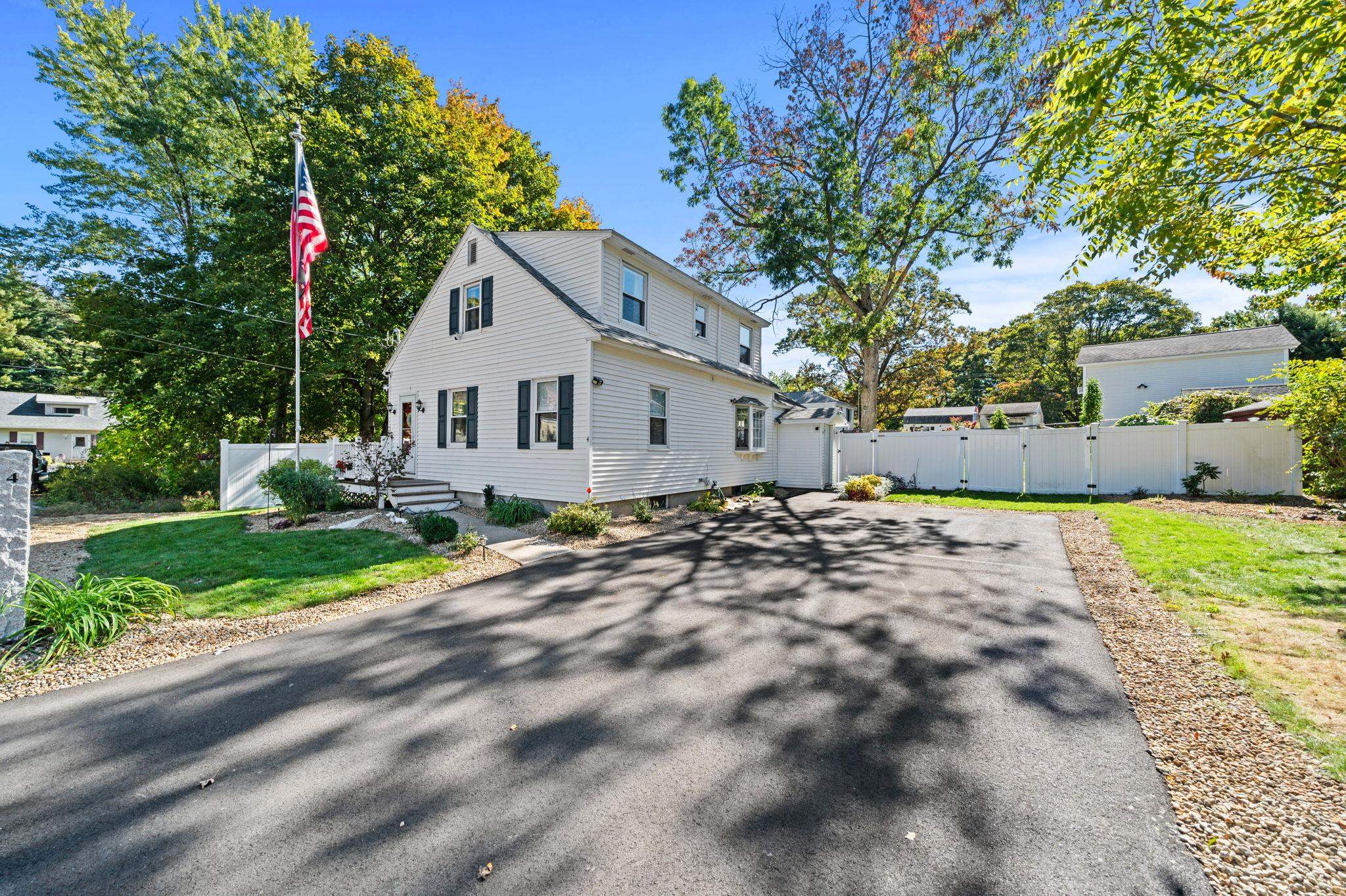 4 Hayward Place