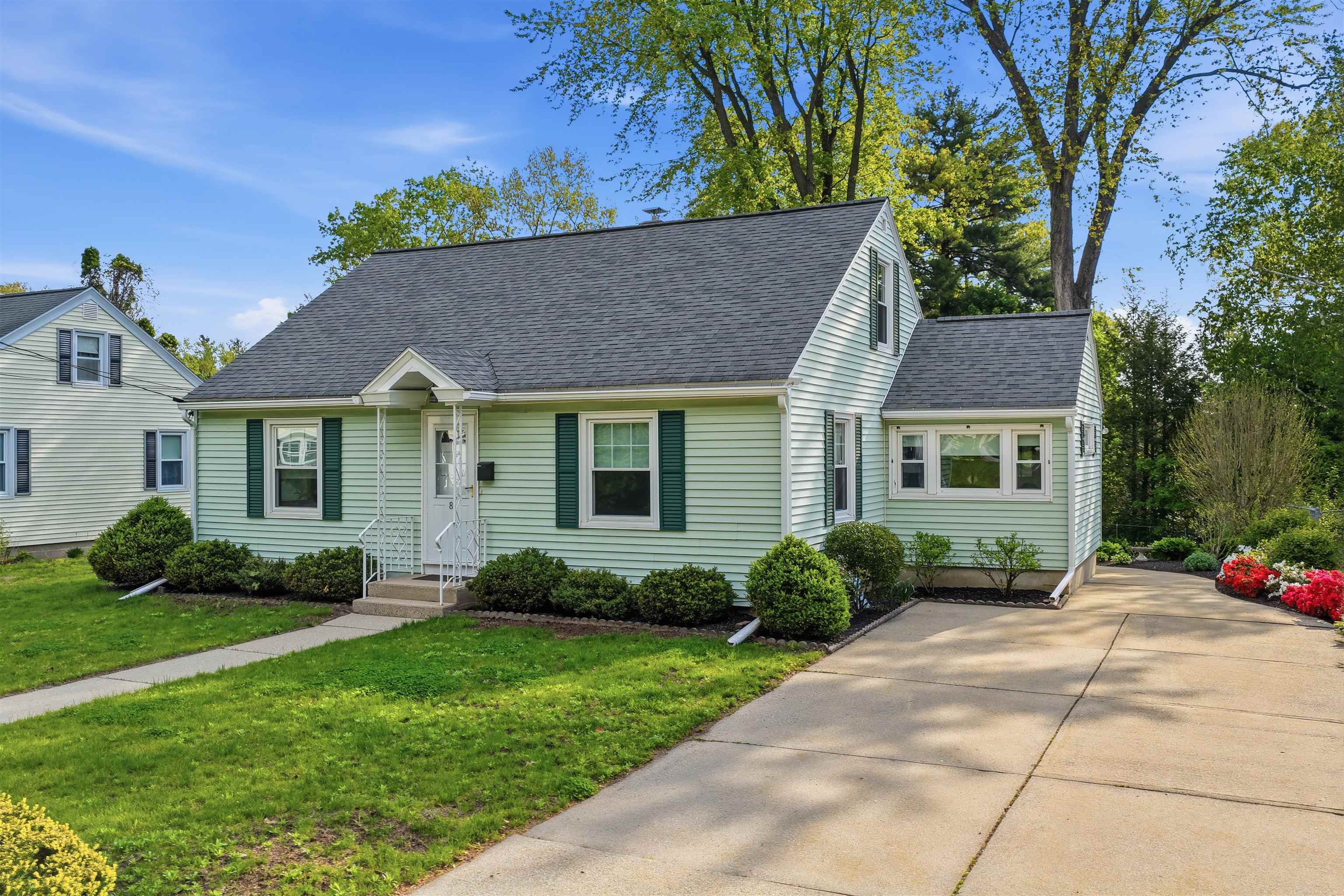 8 Burnham Avenue