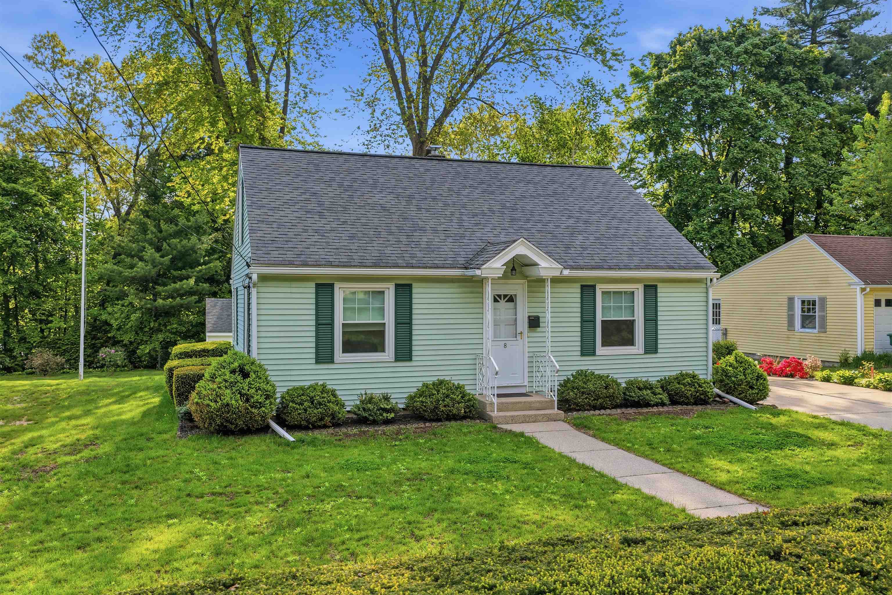8 Burnham Avenue