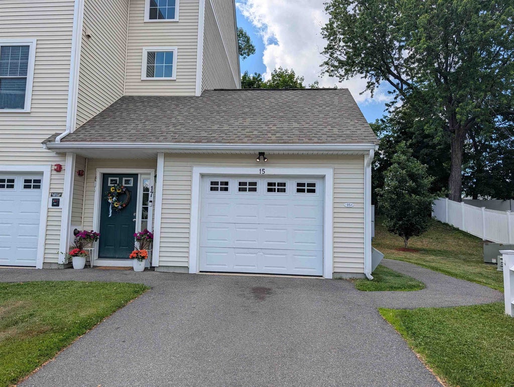 Photo of 15 Bennett Street, Nashua, NH 03064 (MLS # 5097730)