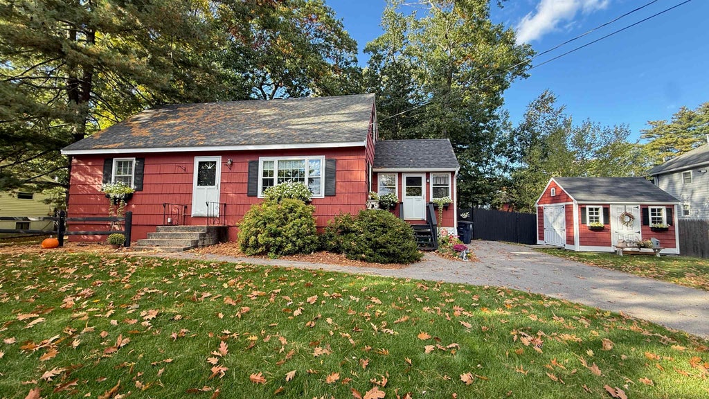 Photo of 10 Newman Drive, Nashua, NH 03062 (MLS # 5113888)