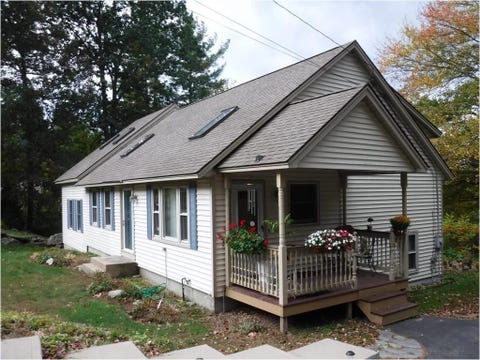 Photo of 9 Mountain View Drive, Hudson, NH 03051 (MLS # 5105701)