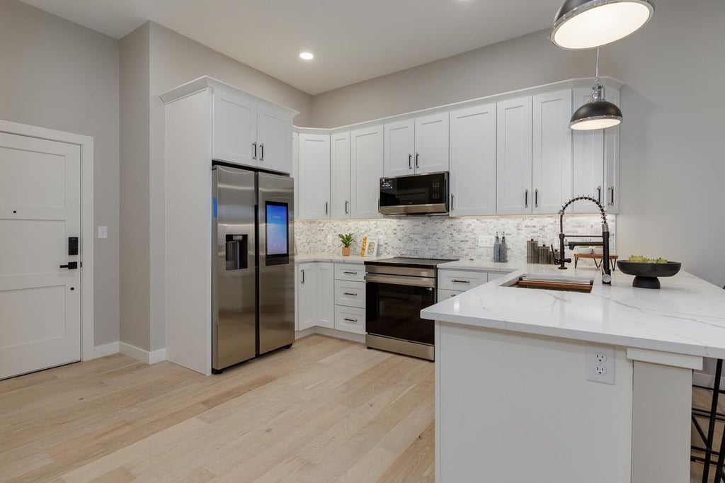 Photo of 382 Main Street #206, Salem, NH 03079 (MLS # 5115228)