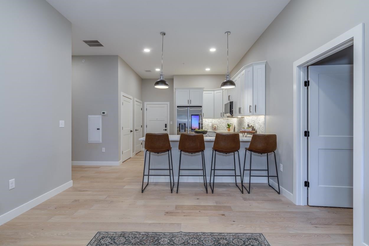 382 Main Street 206