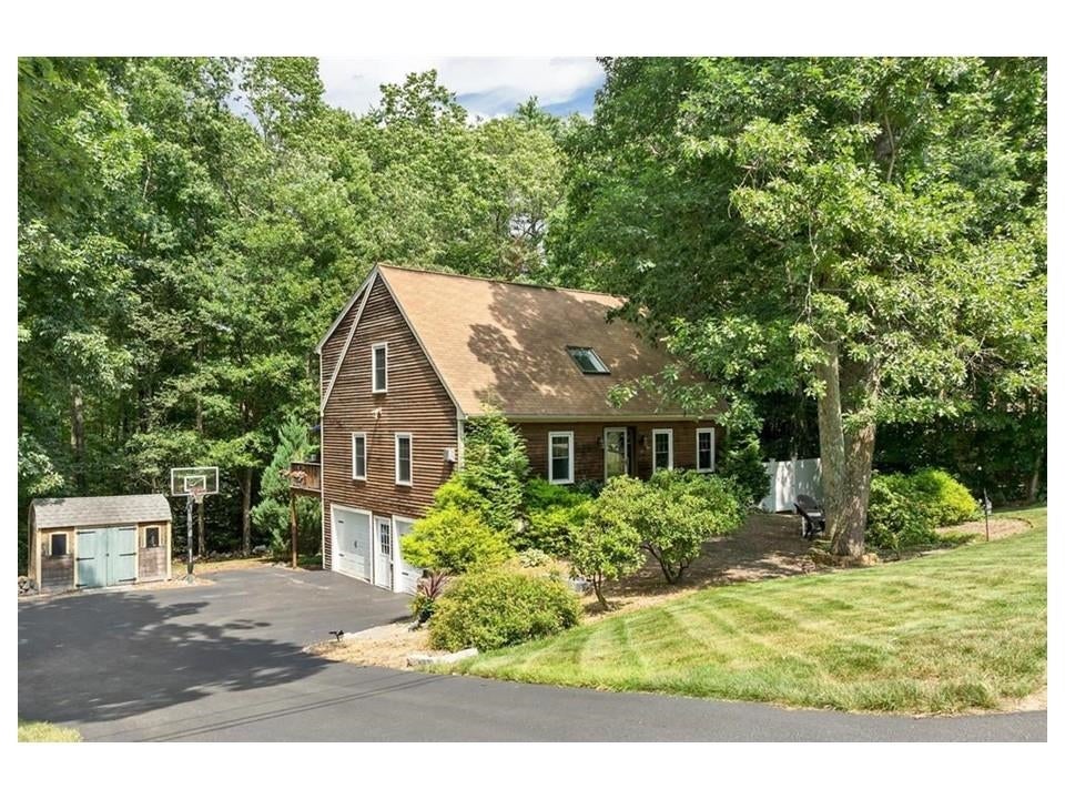 Photo of 13 Durell Drive, Newmarket, NH 03857 (MLS # 5111745)