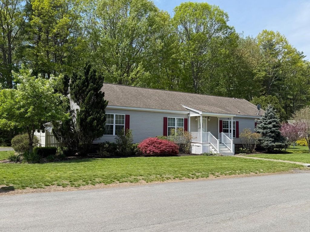 Photo of 65 Sagebrush Drive, Rochester, NH 03867 (MLS # 5090438)