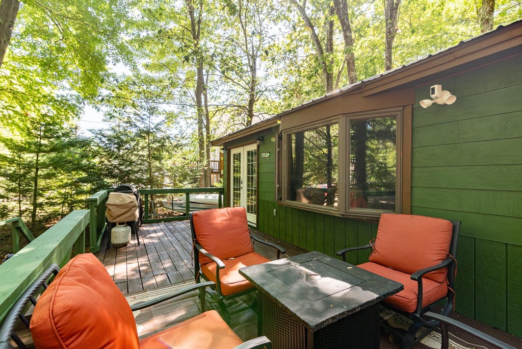 Photo of 4 Elaine Road, Middleton, NH 03887 (MLS # 5109586)