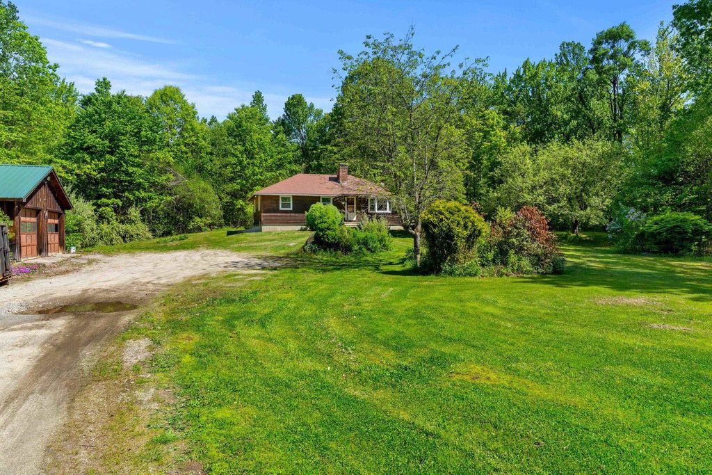 Photo of 9 Bridle Road, Antrim, NH 03440 (MLS # 5091461)