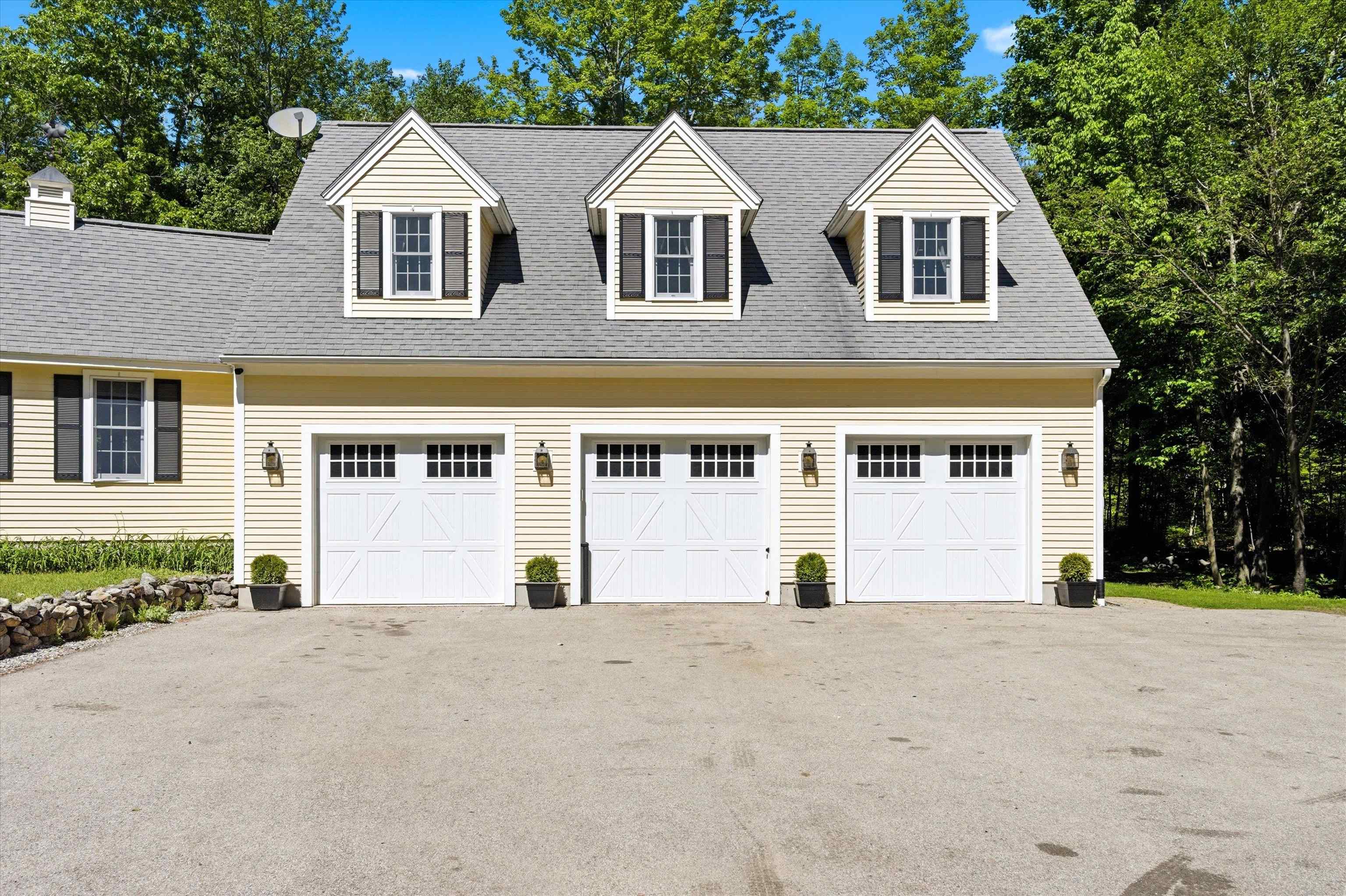 302 Forest Road