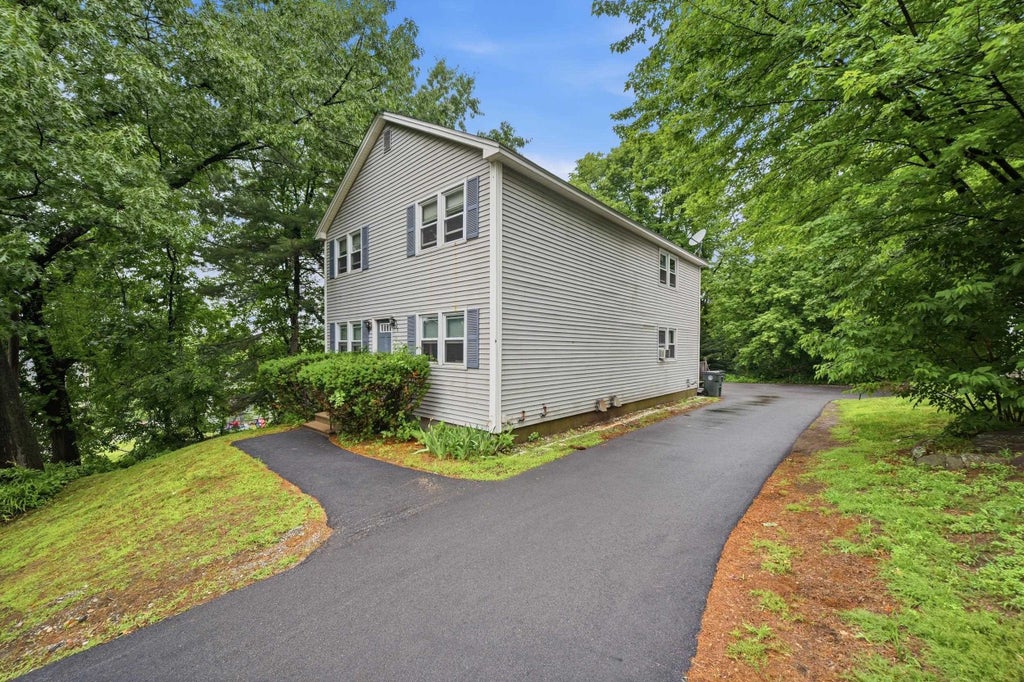 Photo of 33 Elwood Avenue #B, Manchester, NH 03103 (MLS # 5097260)