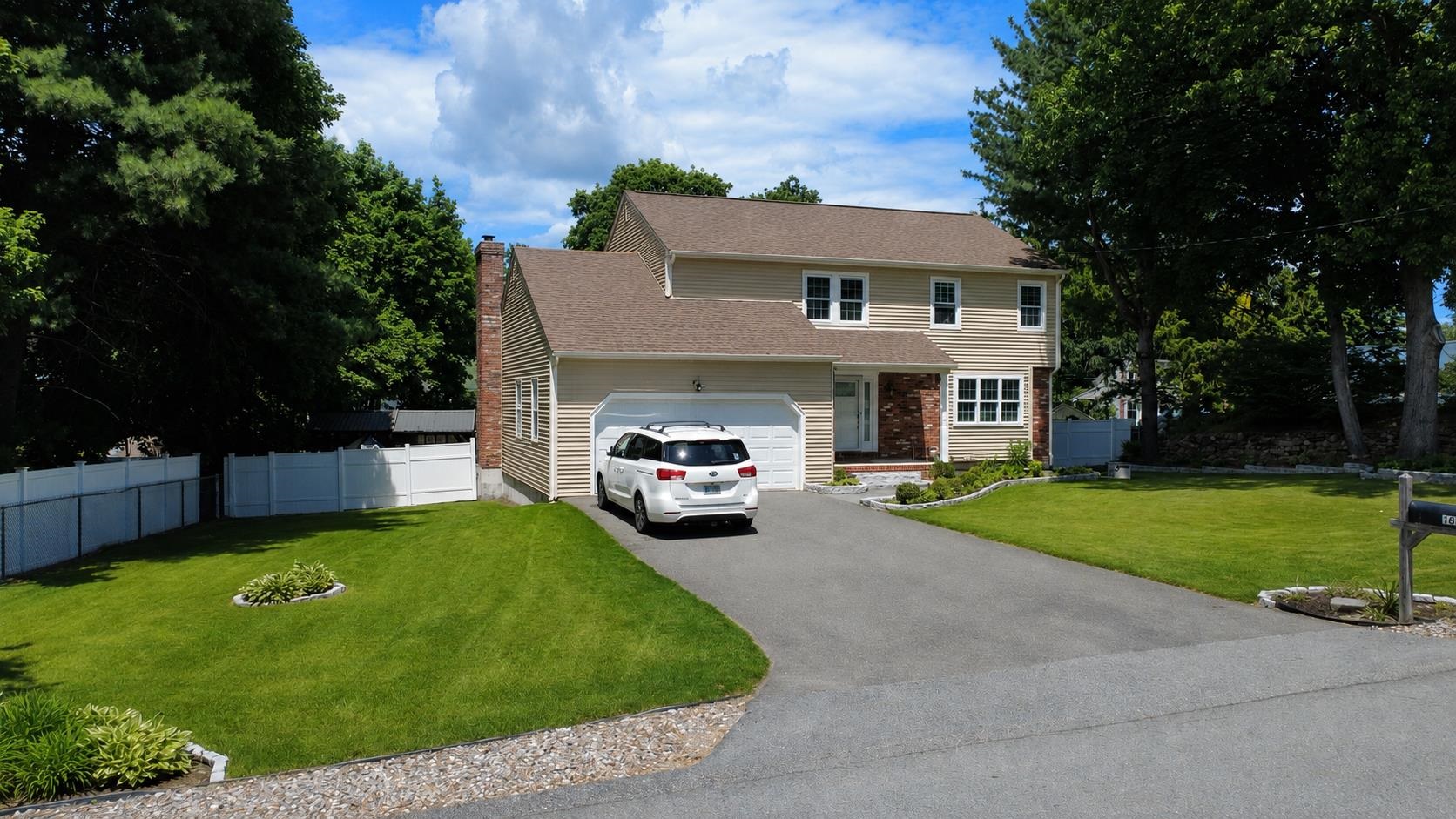 2 Farmington Road