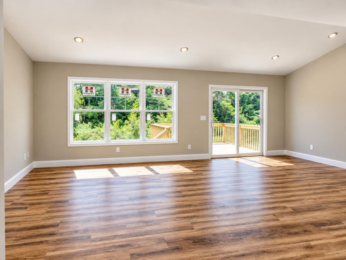 00 Riverview Road