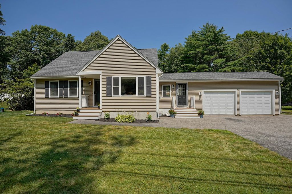Photo of 29 Mary Batchelder Road, Hampton, NH 03842 (MLS # 5100851)
