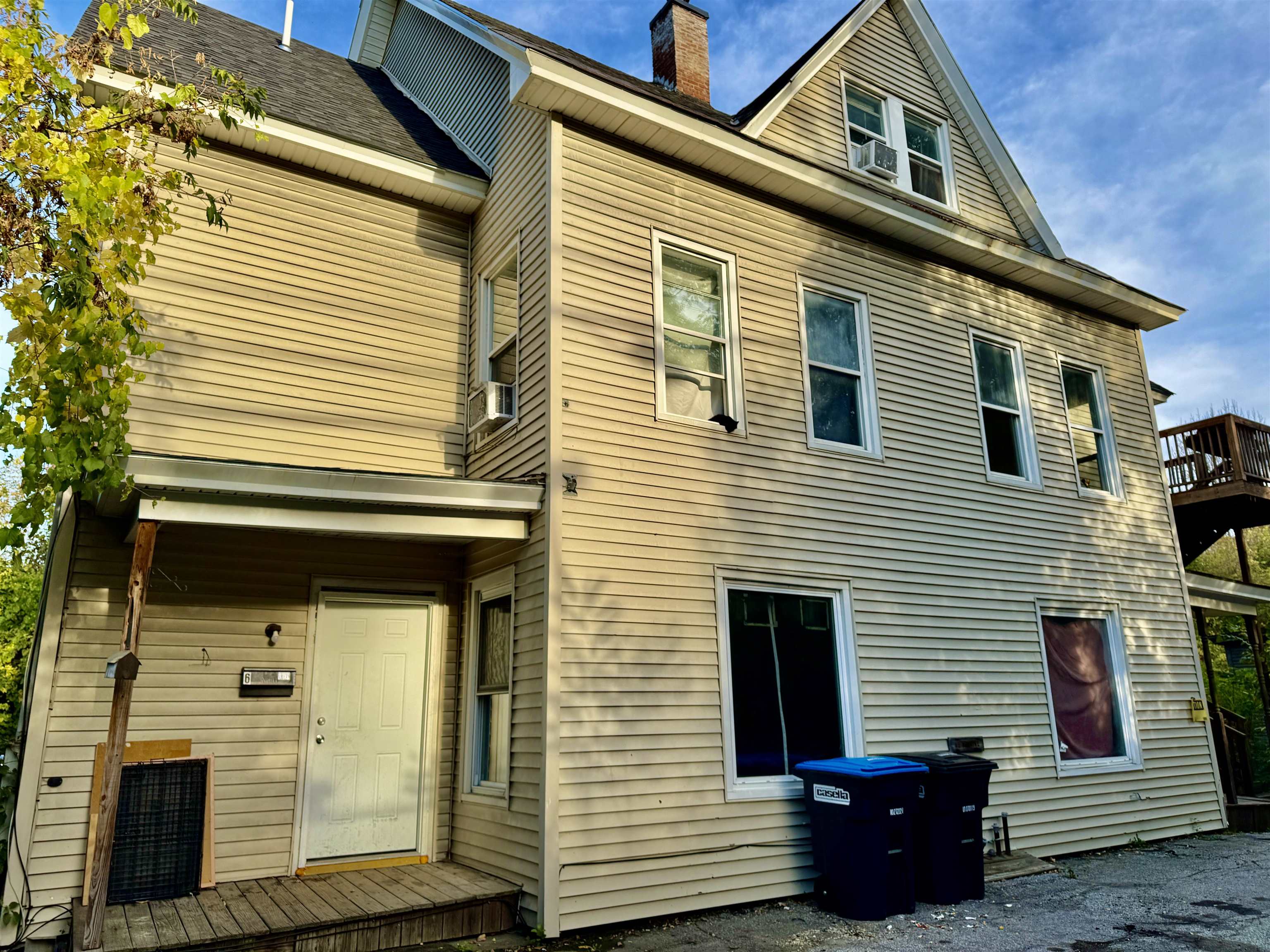 6 Hooker Avenue