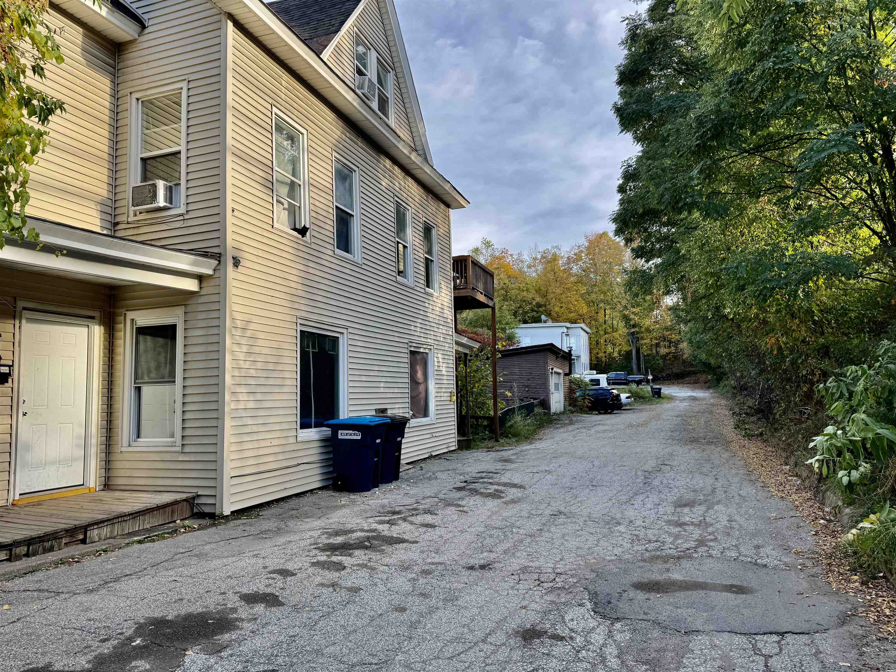 6 Hooker Avenue