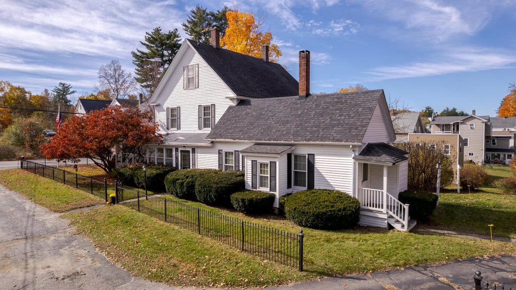 Photo of 308 Main Street, Fremont, NH 03044 (MLS # 5080427)