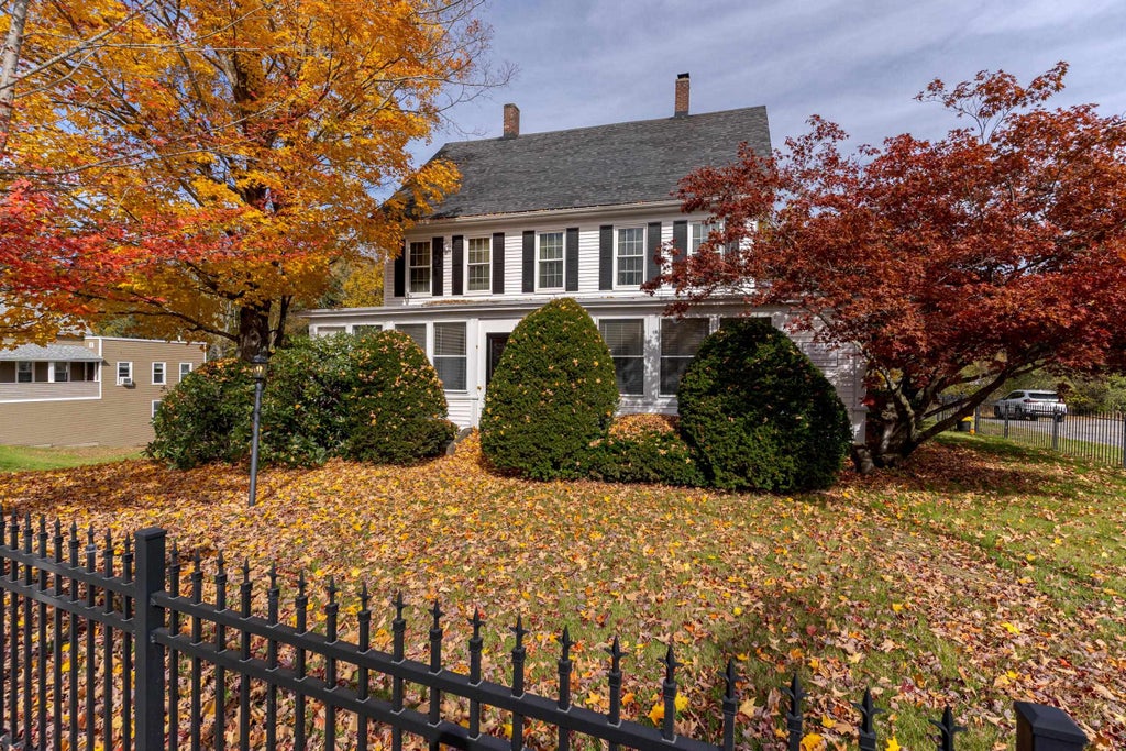 Photo of 308 Main Street, Fremont, NH 03044 (MLS # 5080427)