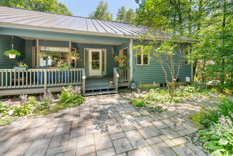 Photo of 8 Sandy Brae, Grantham, NH 03753 (MLS # 5053556)