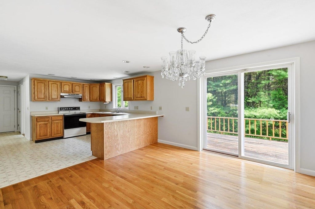 Photo of 11 Lovell Road, Stratham, NH 03885 (MLS # 5092070)