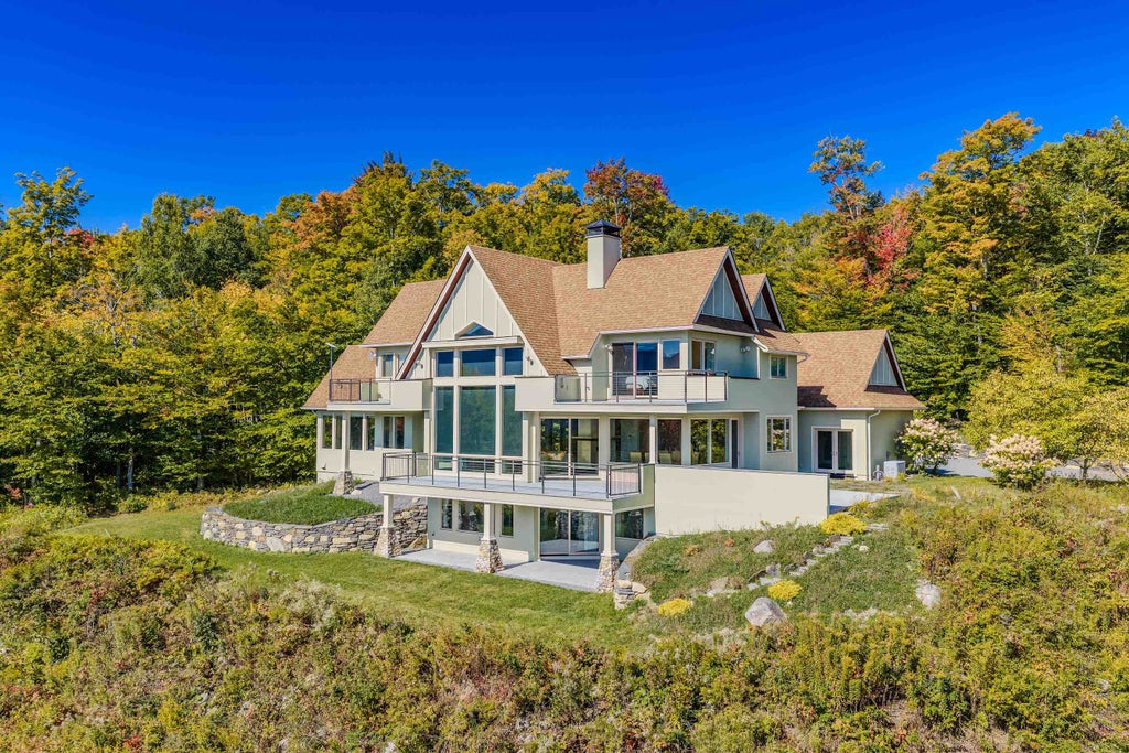 Photo of 209 Ledgewood Drive, Bethlehem, NH 03574 (MLS # 5112057)