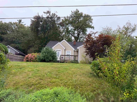 Photo of 39 Pike Street, Nashua, NH 03062 (MLS # 5110733)