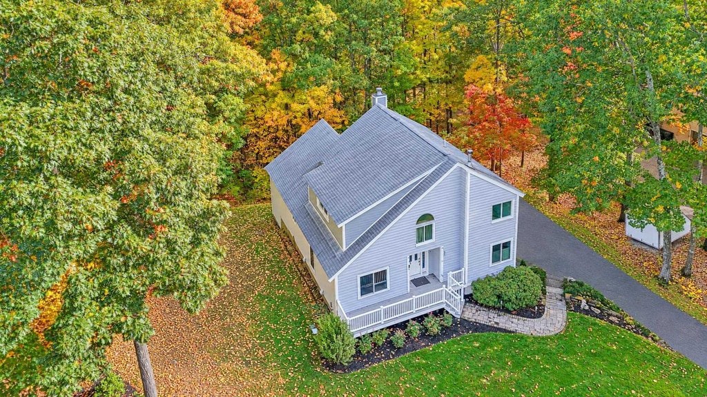 Photo of 39 Hunter Drive, Derry, NH 03038 (MLS # 5114806)