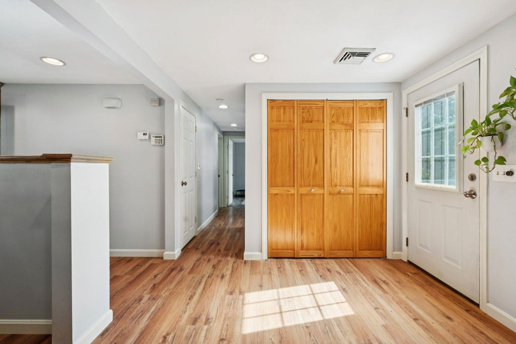 Photo of 650 Douglas Street Extension, Manchester, NH 03102 (MLS # 5112080)