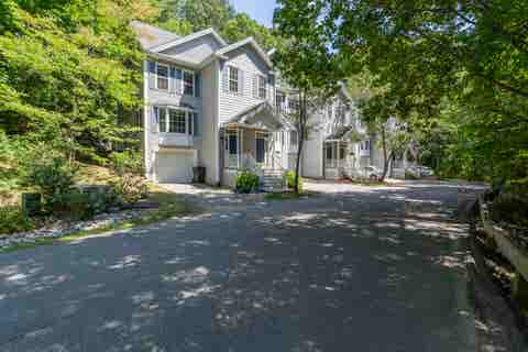 Photo of 38 Georgetowne Drive, Nashua, NH 03062 (MLS # 5101823)
