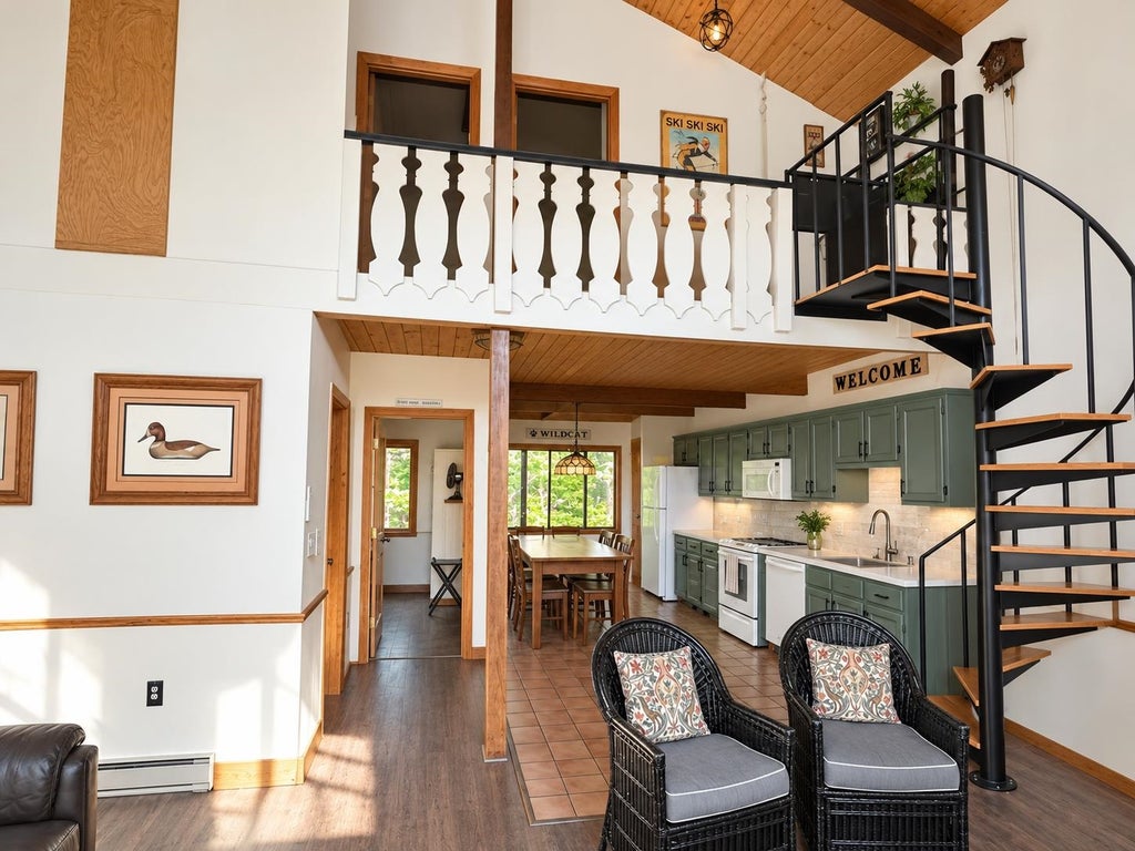 Photo of 44 Linderhof Golf Course Road #D8, Bartlett, NH 03845 (MLS # 5103727)
