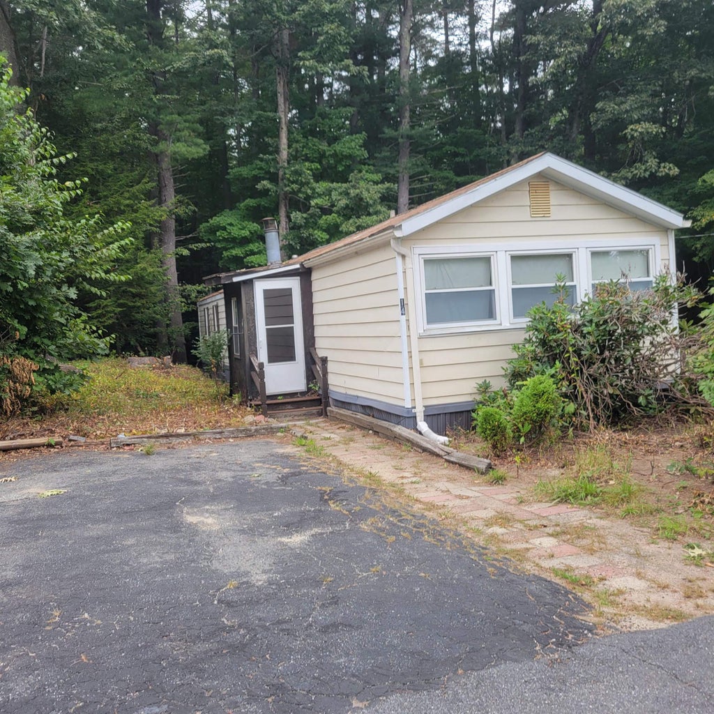 Photo of 14 Susan Street, Danville, NH 03819 (MLS # 5108487)