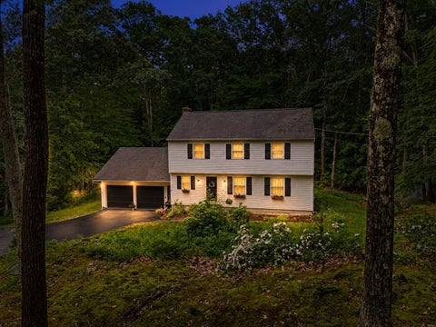 Photo of 47 Beaver Lane, Bedford, NH 03110 (MLS # 5095788)