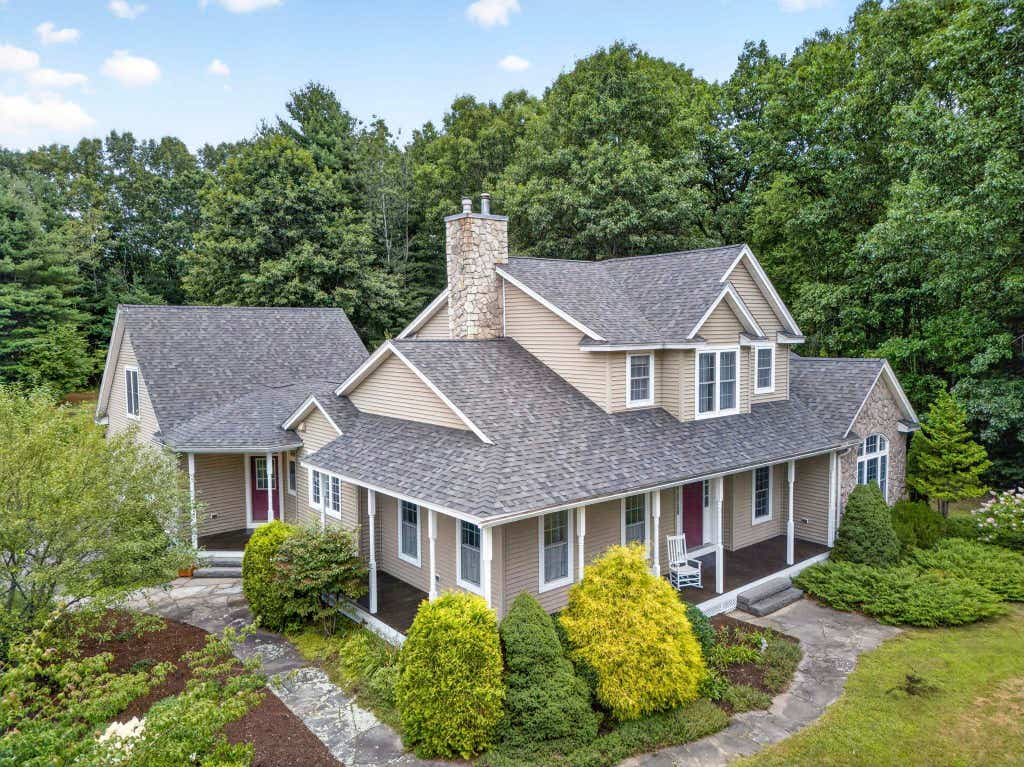 Photo of 122 Island Pond Road, Derry, NH 03038 (MLS # 5105758)