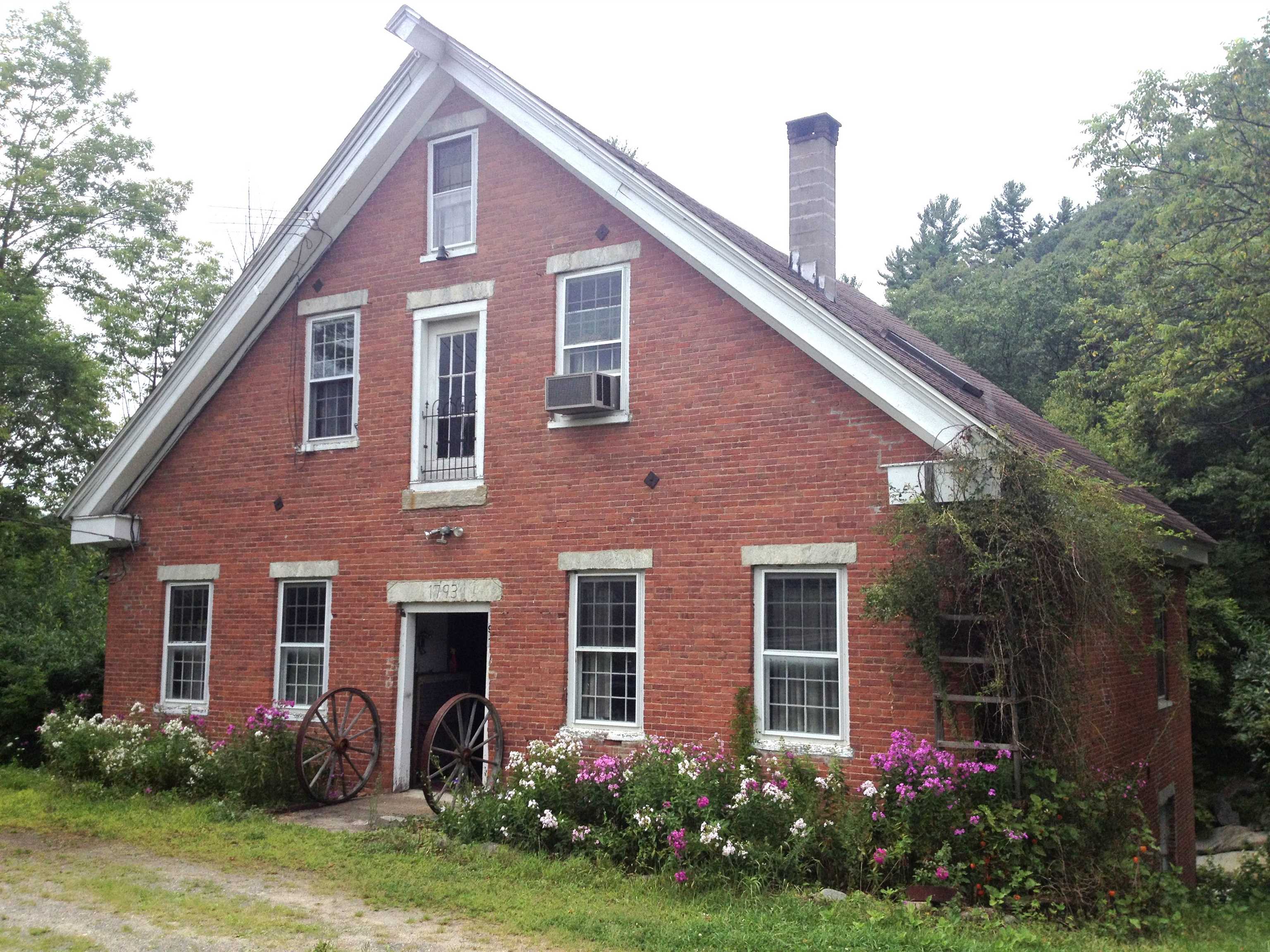 87 Mechanic Street